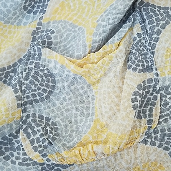 Grey and yellow blouse - Picture 3 of 3